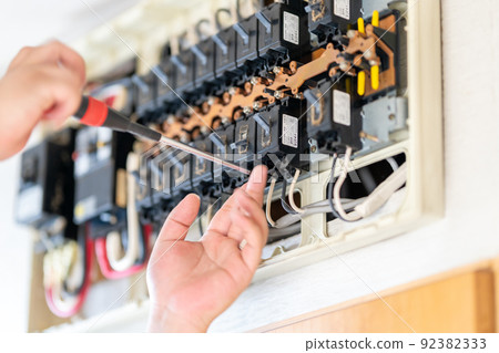 配電盤通電確認斷路器 92382333