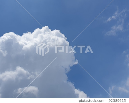 晴朗的天空 晴朗的天空 92389615