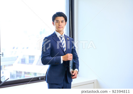 律師年輕人 92394811