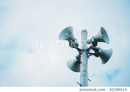 Sky and speakers 92396614