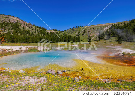 Sunny view of beautiful landscape of Imperial Geyser 92396784