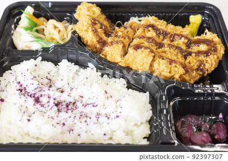 美味的里脊肉排午餐 92397307