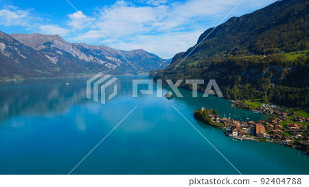 Amazing Lake Brienz in Switzerland with its blue water 92404788