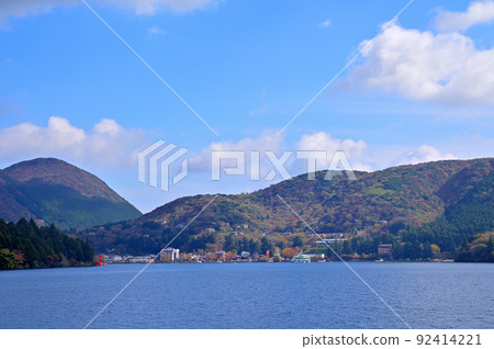Autumn leaves of Lake Ashi, Hakone 92414221