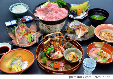 Image of kaiseki cuisine that expresses autumn 92415066