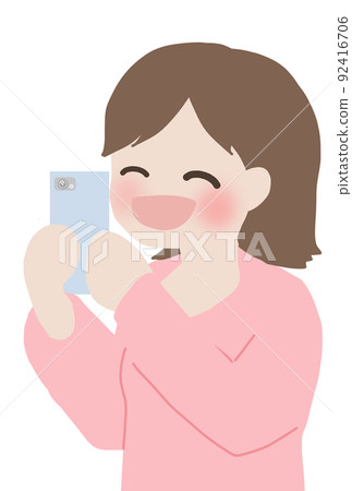 看起來聰明與微笑的婦女 92416706