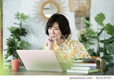 Female Telework Remote Work 92419707