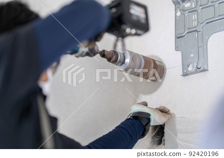 Air conditioner installation work Core drill rotary vibration Board hole saw Left piping Air conditioner installation work Core drill rotary vibration Board hole saw Left piping 92420196