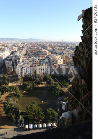 從安東尼高第的聖家族大教堂眺望 92420738