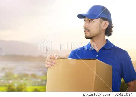 也在主視覺中！城市和搬運工的形象 92421084