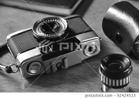 Retro camera 92424513