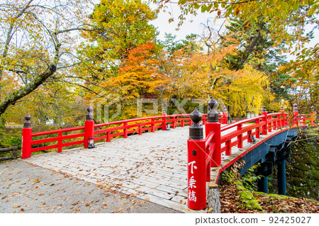 Hirosaki Castle, Aomori Prefecture-Autumn Leaves Shimobashi Bridge- 92425027