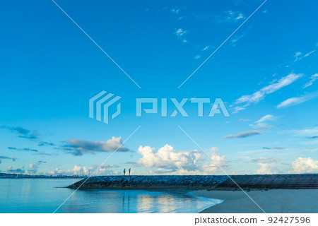 Chatan Town, Nakagami District, Okinawa Prefecture Early morning sunset beach view Chatan Town, Nakagami District, Okinawa Prefecture Early morning sunset beach view 92427596