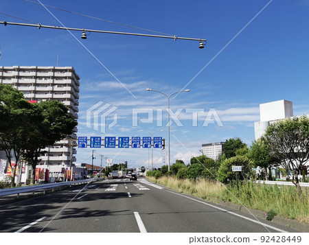 6丁目十字路口，左右各7車道 92428449