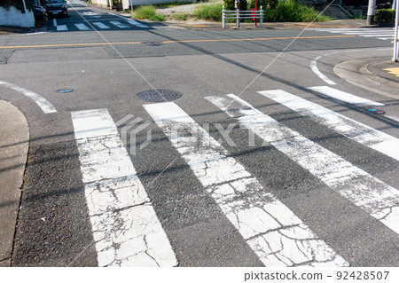 Photograph of pedestrian crossing in Japan / Image of traffic safety Photograph of pedestrian crossing in Japan / Image of traffic safety 92428507