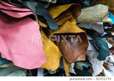 Raw cow vegetable tanned leather sheet crafts in shop Raw cow vegetable tanned leather sheet crafts in shop 92431774
