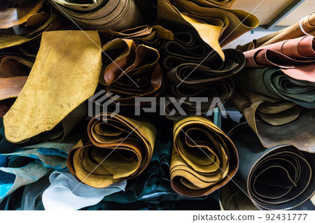 Raw cow vegetable tanned leather sheet crafts in shop 92431777