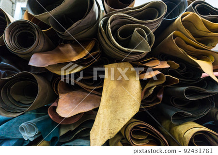 Raw cow vegetable tanned leather sheet crafts in shop Raw cow vegetable tanned leather sheet crafts in shop 92431781