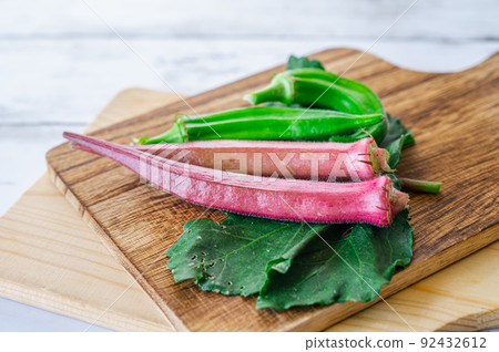 兩種秋葵 兩種秋葵 92432612