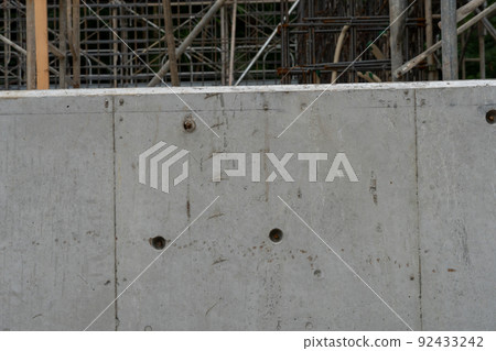 Concrete wall 92433242