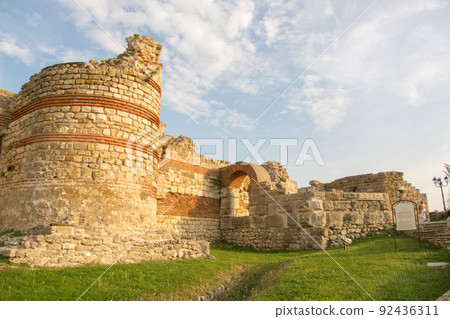 保加利亞世界遺產，古城內塞巴爾的城牆 92436311