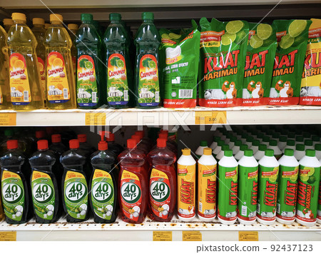 SELANGOR, MALAYSIA -APRIL 7, 2022: A variety of dishwashing liquids are displayed on a sales shelf. Have a price tag to make it easier for customers to choose. Separated by brand. 92437123