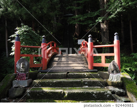 群馬 / Kashozan Ryugein Miroku Gokokuji 寺橋上 Senshin Pond 和通往 Kashozan 的石階 群馬 / Kashozan Ryugein Miroku Gokokuji 寺橋上 Senshin Pond 和通往 Kashozan 的石階 92440981