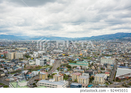 北海道。從函館/五棱郭塔出發，函館的多雲天空 92445031