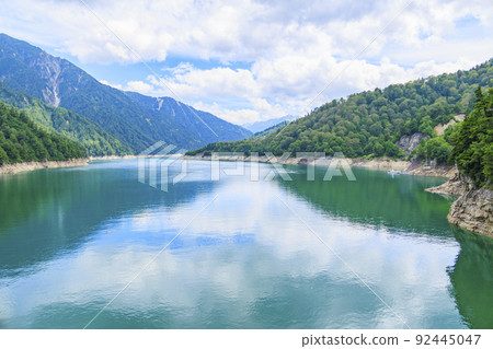 立山黑部阿爾卑斯山脈路線夏季黑部大壩 92445047