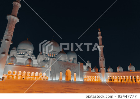 Sheikh Zayed Grand Mosque (United Arab Emirates) Sheikh Zayed Grand Mosque (United Arab Emirates) 92447777