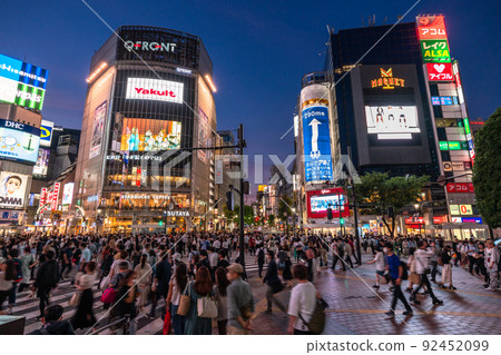  "Tokyo" Shibuya station square, scramble intersection 92452099