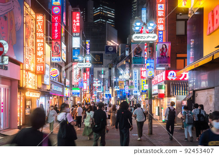 《東京》澀谷中央大街/夜間市區 92453407