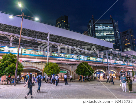 Japan's Tokyo cityscape Over 180,000, the highest number ever in Japan. Nightmare BA.5 ... Tokyo's first over 30,000. Many people in Shimbashi = July 21 92455723