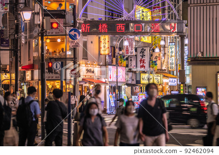 日本東京城市景觀 超過 180,000 人，是日本有史以來的最高人數。 Nightmare BA.5 ...東京第一個超過30,000。繁忙的新橋西口街 = 7 月 21 日 92462094