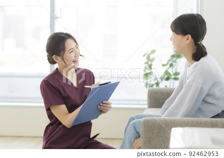 Nurse and girl 92462953