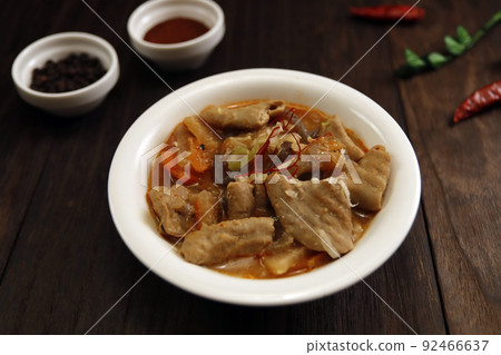 A popular snack at an izakaya, home-cooked offal stewed with sake 92466637