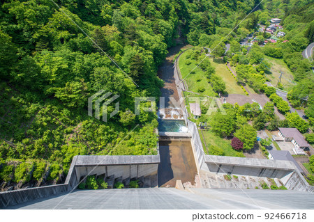 Shimagawa Dam, Oku-Shimanko, the scenery just below the dam, the fresh green season 92466718