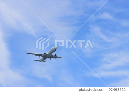 客機起飛；客機上升 92468331