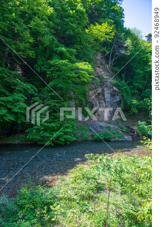 島川,島川大壩下,雛見公園附近的風景,新鮮的綠色季節 島川,島川大壩下,雛見公園附近的風景,新鮮的綠色季節 92468949