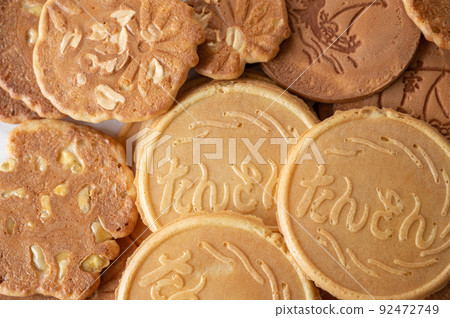 Old-fashioned rice crackers 92472749