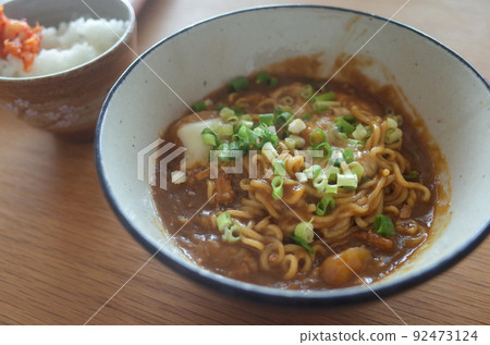 剩餘咖哩拉麵 92473124