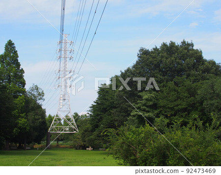公園裡的鐵塔 公園裡的鐵塔 92473469