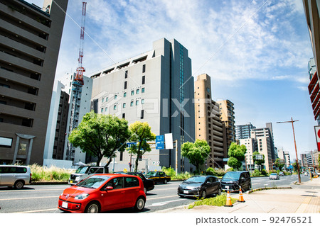 從國道2號國道町向西看。遠處可以看到廣島市政廳前的十字路口。這是一個高速公路景觀 92476521