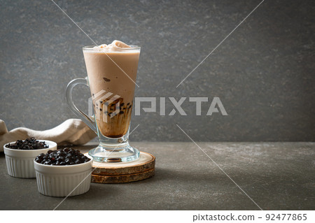 Taiwan milk tea with bubbles 92477865