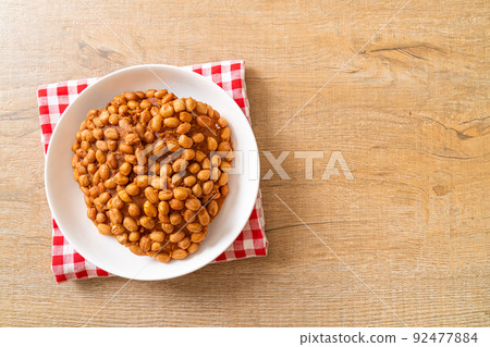 Thai Fried Peanut Cookies 92477884