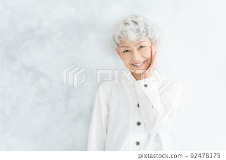 A smiling senior woman 92478175