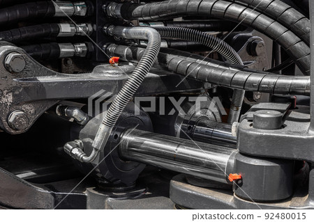 hydraulic system of a tractor, grader or bulldozer. 92480015