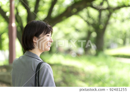 戶外幕後的女商人 戶外幕後的女商人 92481255