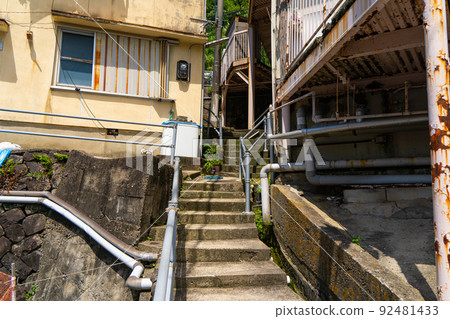 A narrow alley where cars cannot enter, Tano district, Wakayama city A narrow alley where cars cannot enter, Tano district, Wakayama city 92481433