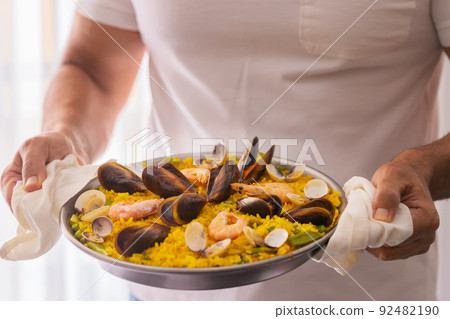 Popular Spanish dish Paella Popular Spanish dish Paella 92482190